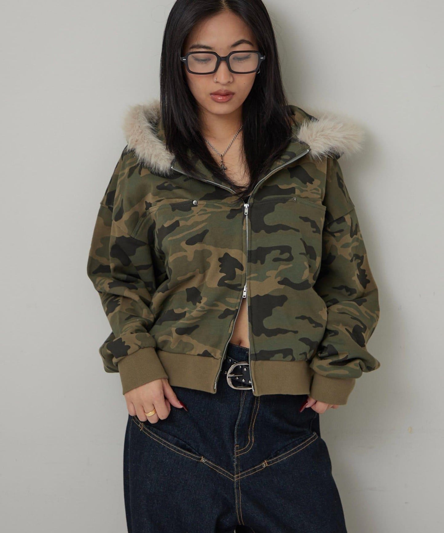 斜插口袋毛絨連帽衫