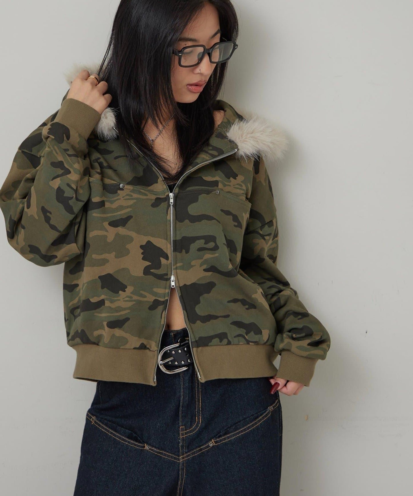 斜插口袋毛絨連帽衫