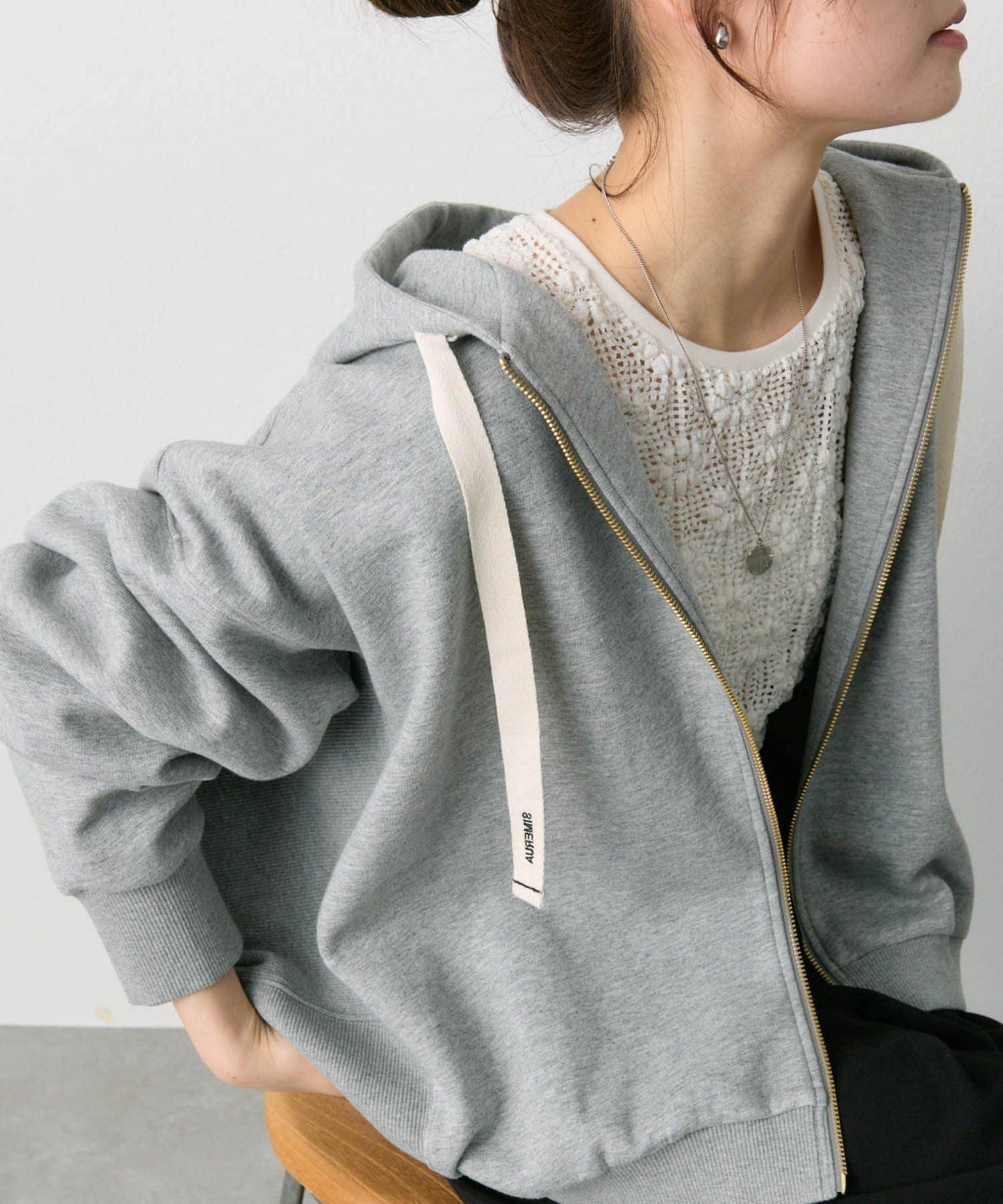 順滑粘合側邊拉鍊連帽衛衣