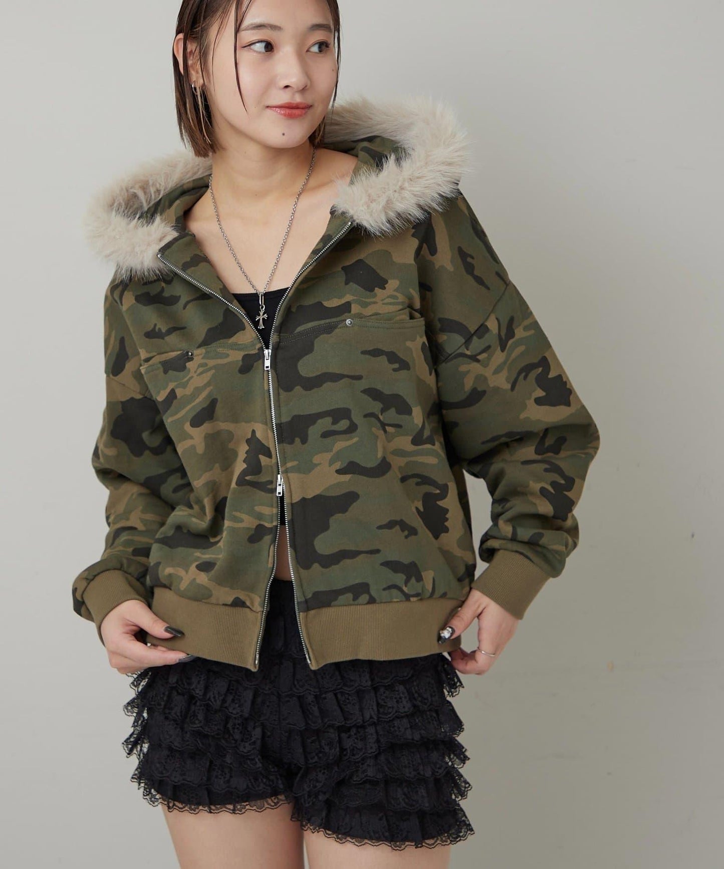 斜插口袋毛絨連帽衫