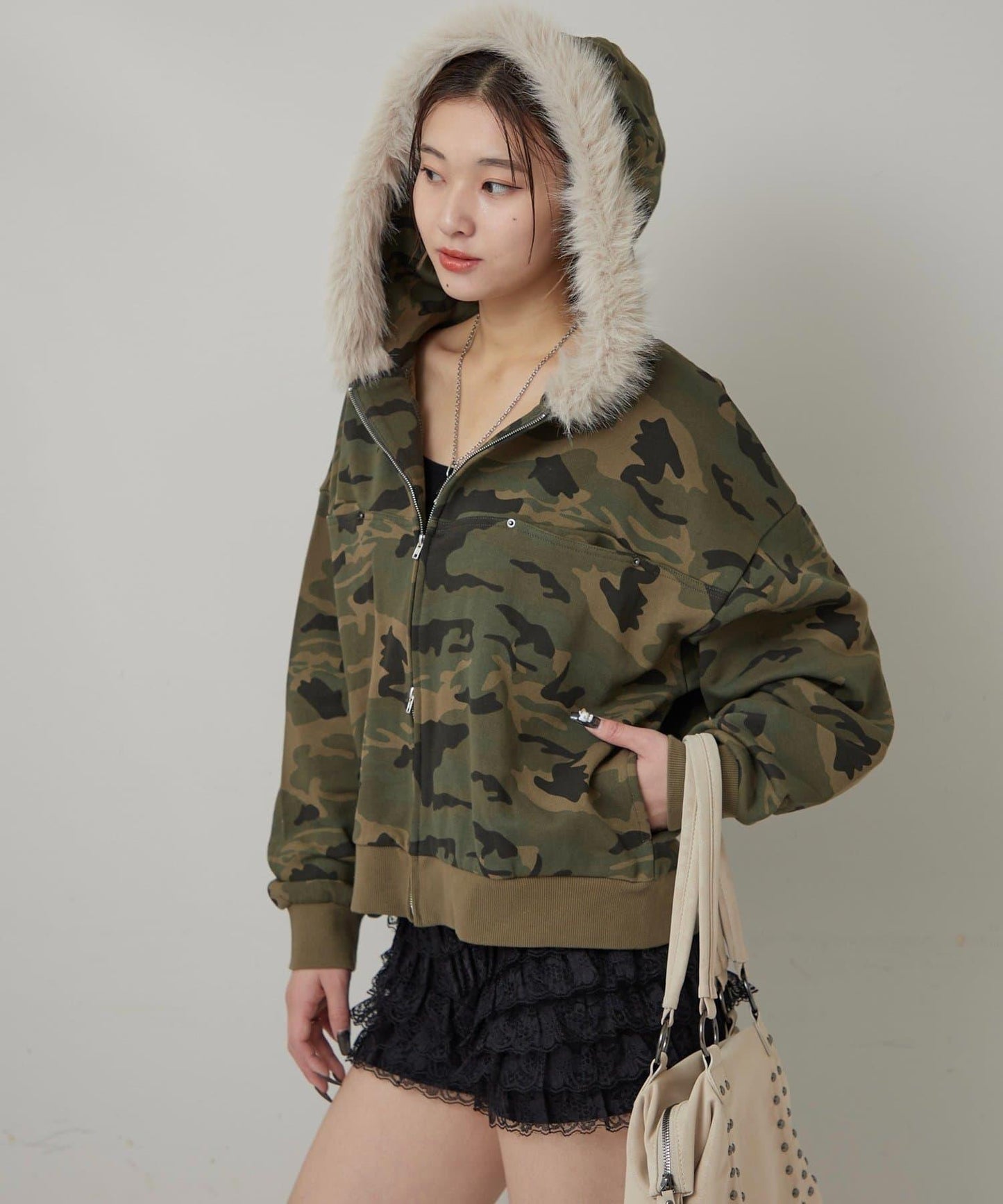 斜插口袋毛絨連帽衫