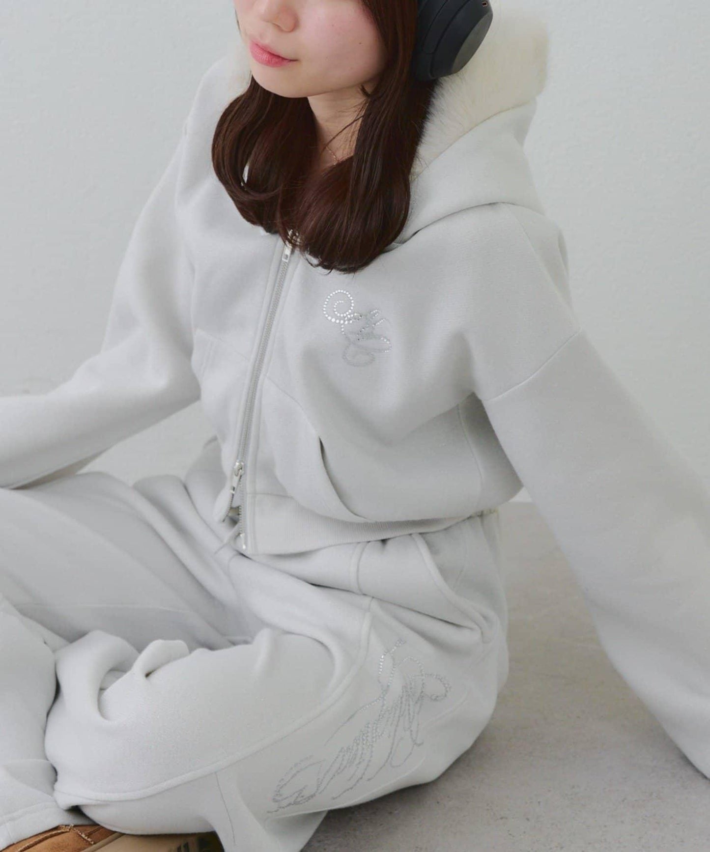 【SETUP對應單品】亮片Logo加絨毛絨連帽衛衣