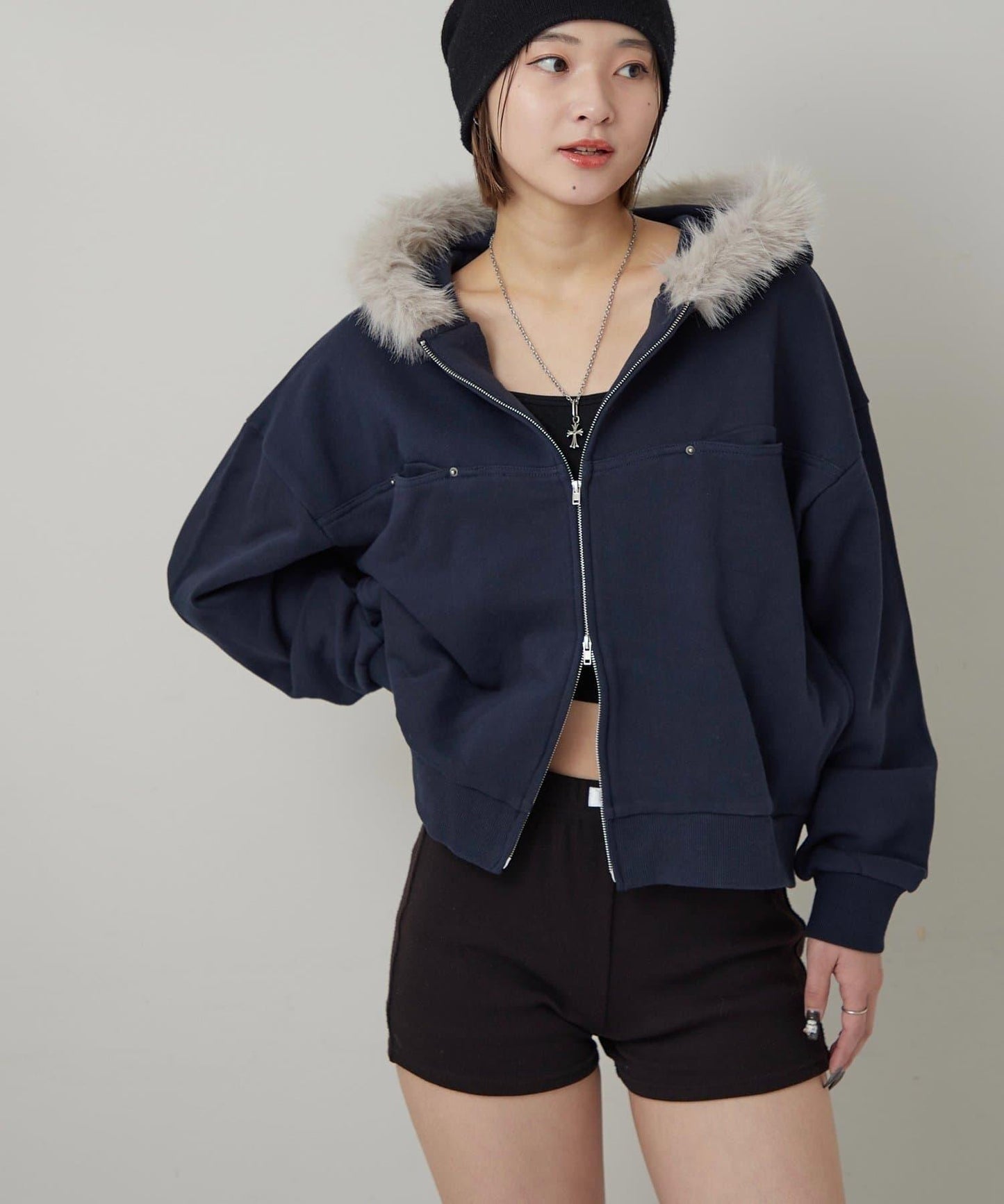 斜插口袋毛絨連帽衫