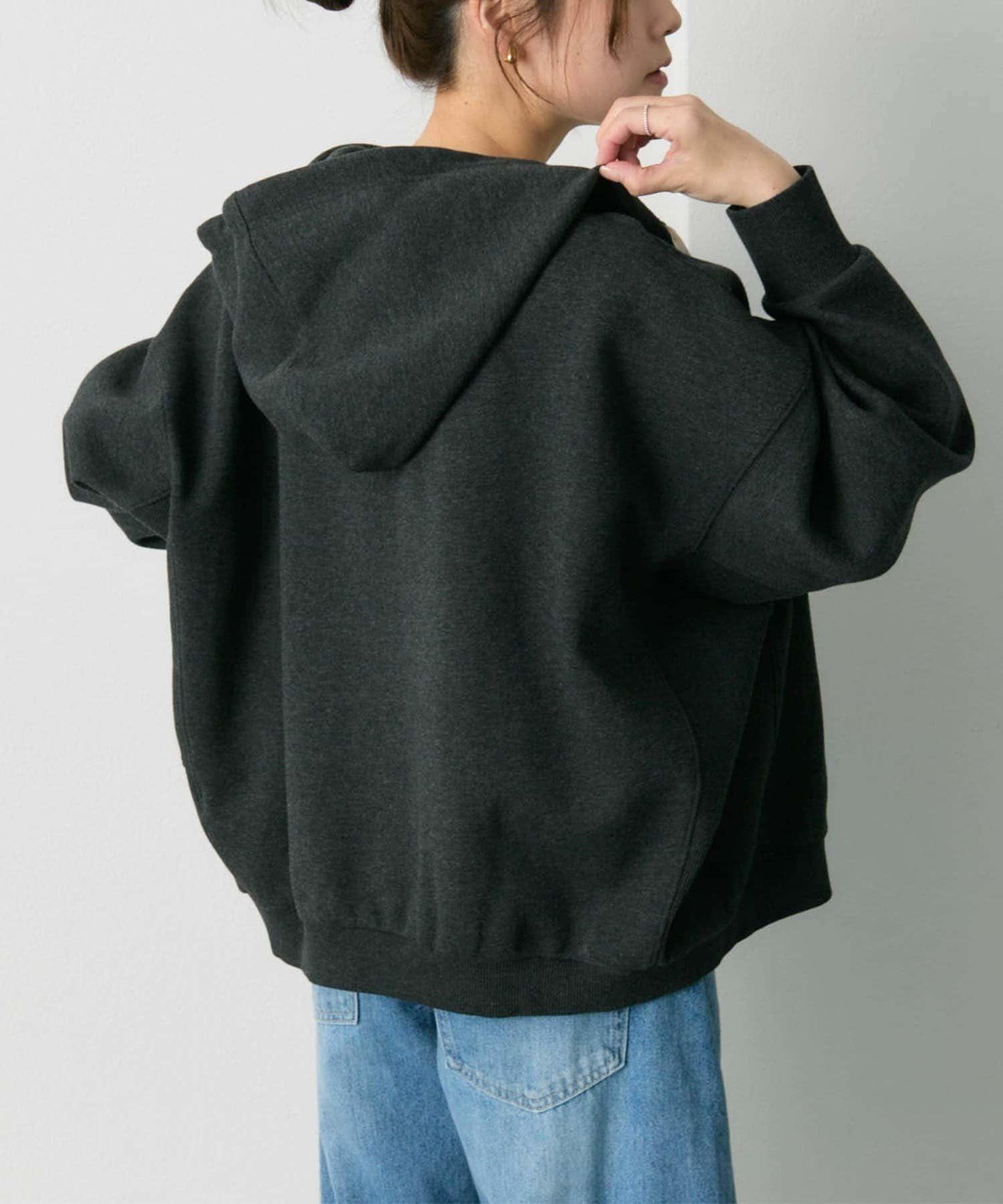 順滑粘合側邊拉鍊連帽衛衣