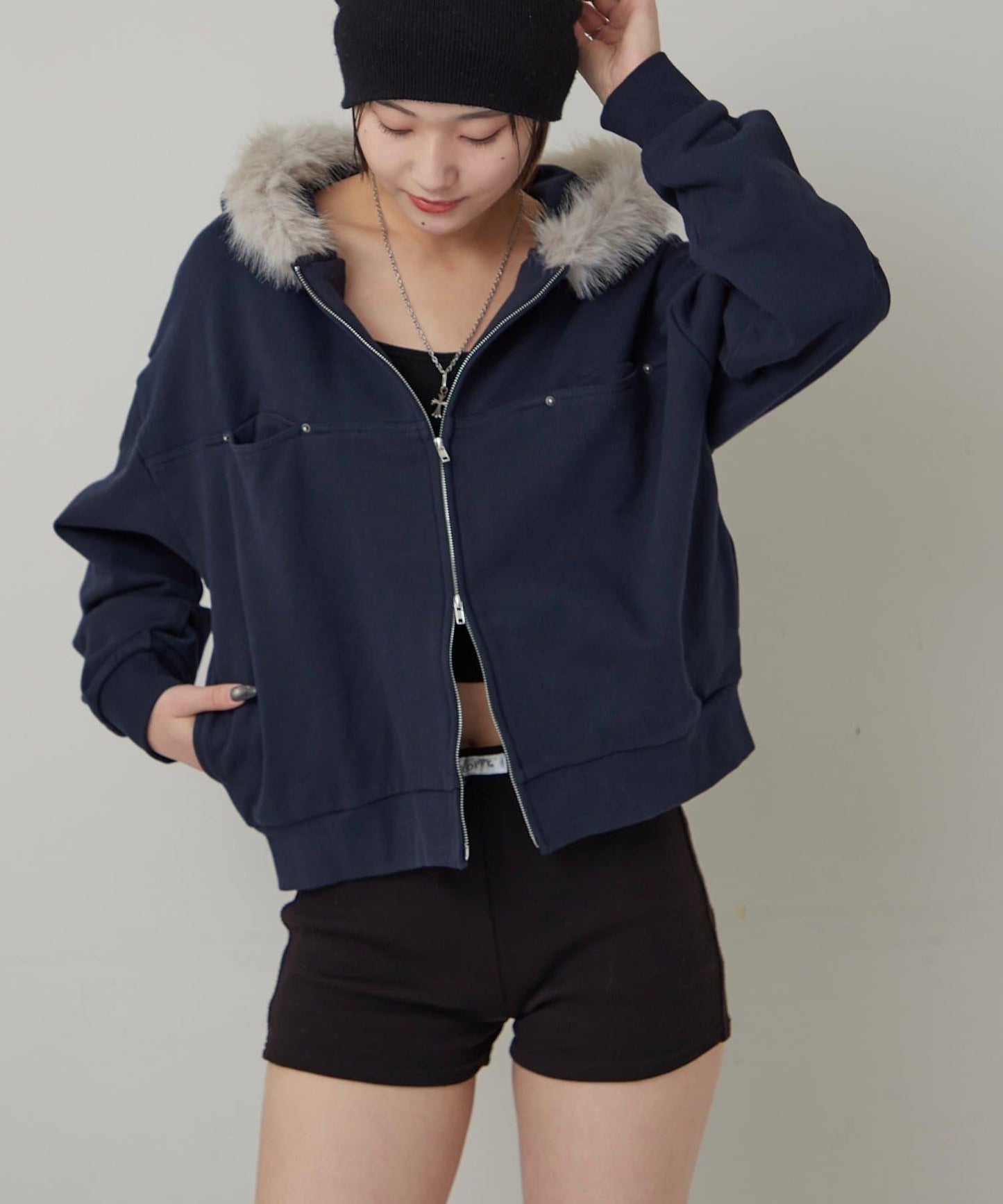 斜插口袋毛絨連帽衫