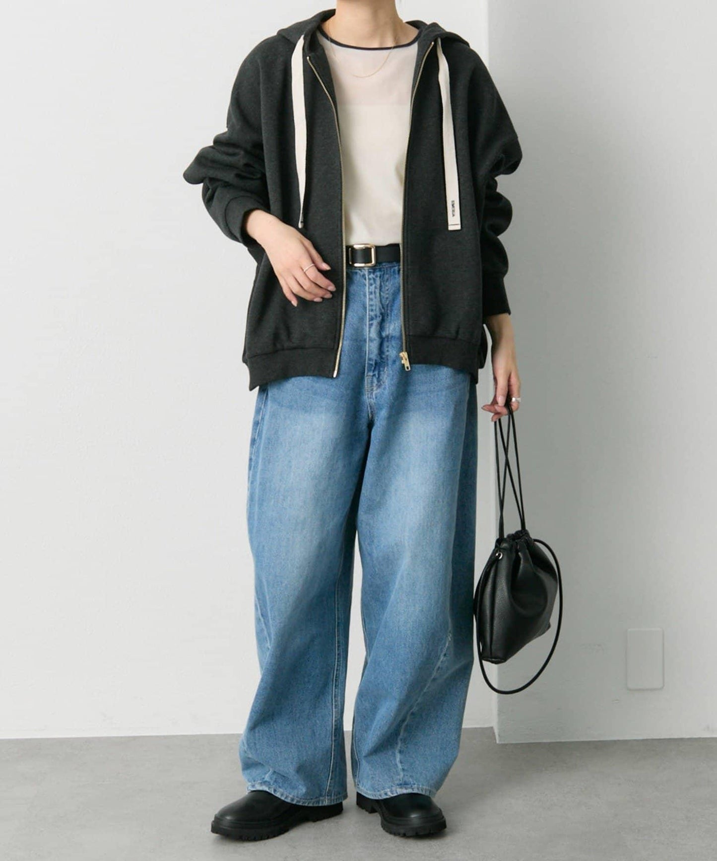 順滑粘合側邊拉鍊連帽衛衣