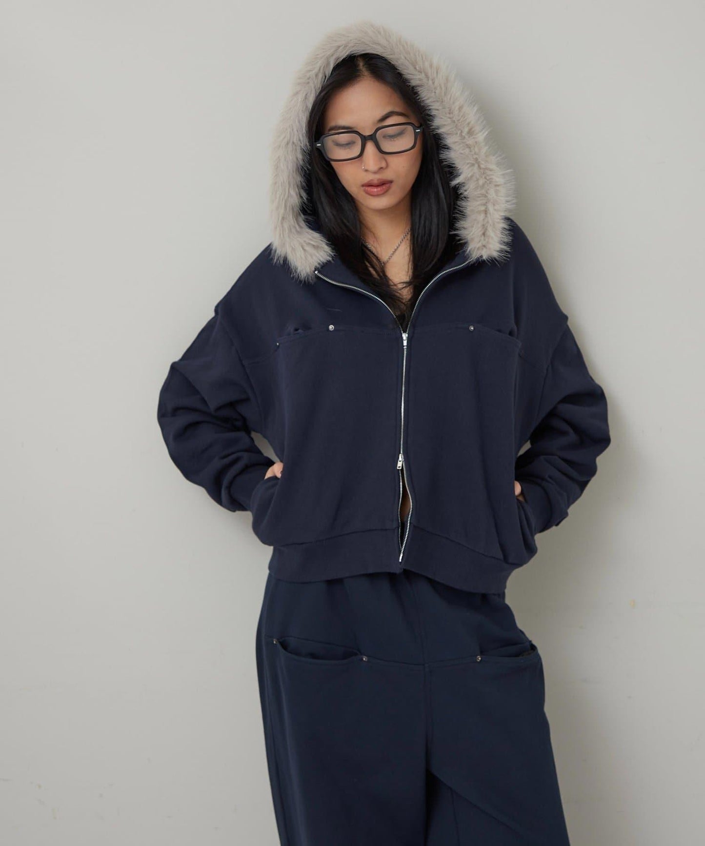 斜插口袋毛絨連帽衫