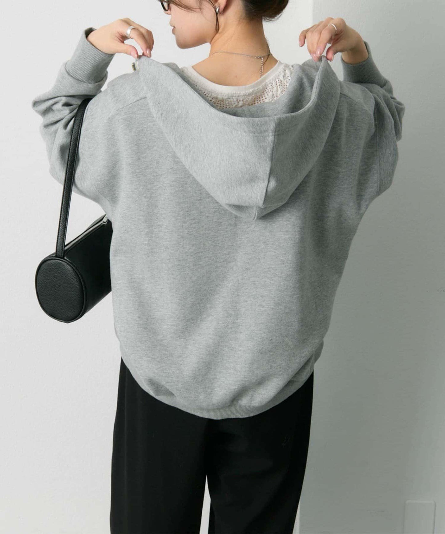 順滑粘合側邊拉鍊連帽衛衣