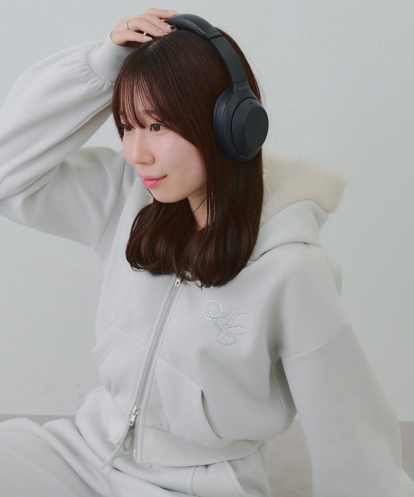 【SETUP對應單品】亮片Logo加絨毛絨連帽衛衣