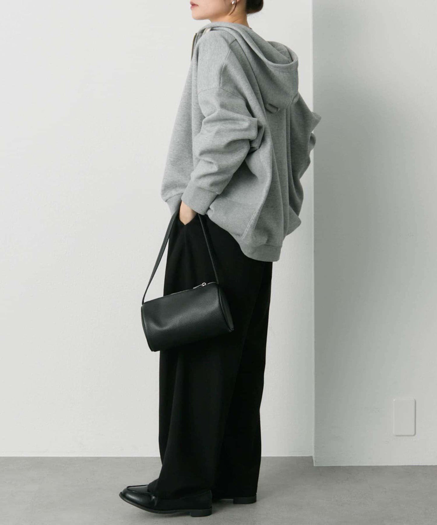 順滑粘合側邊拉鍊連帽衛衣