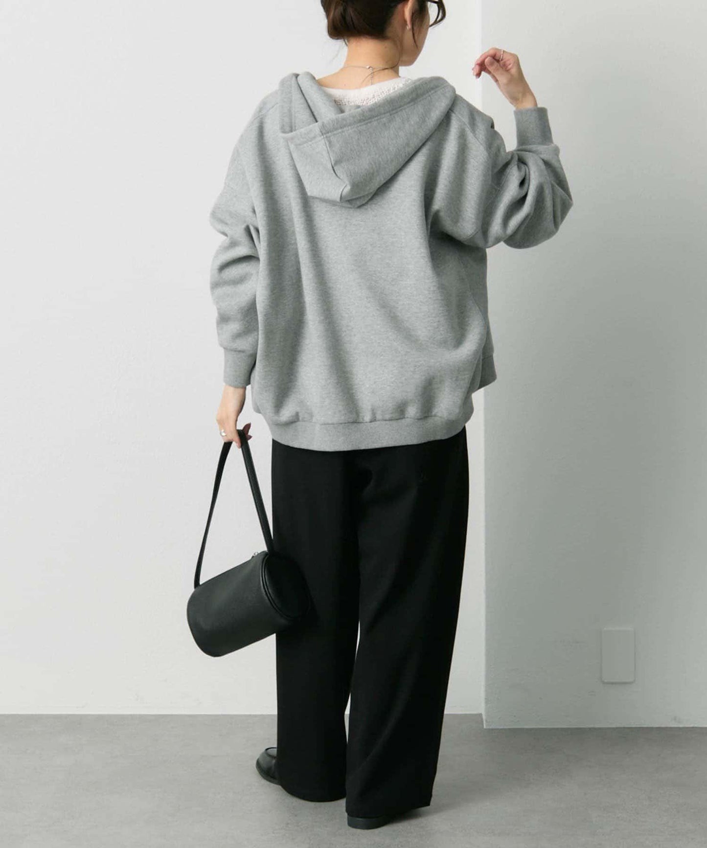 順滑粘合側邊拉鍊連帽衛衣