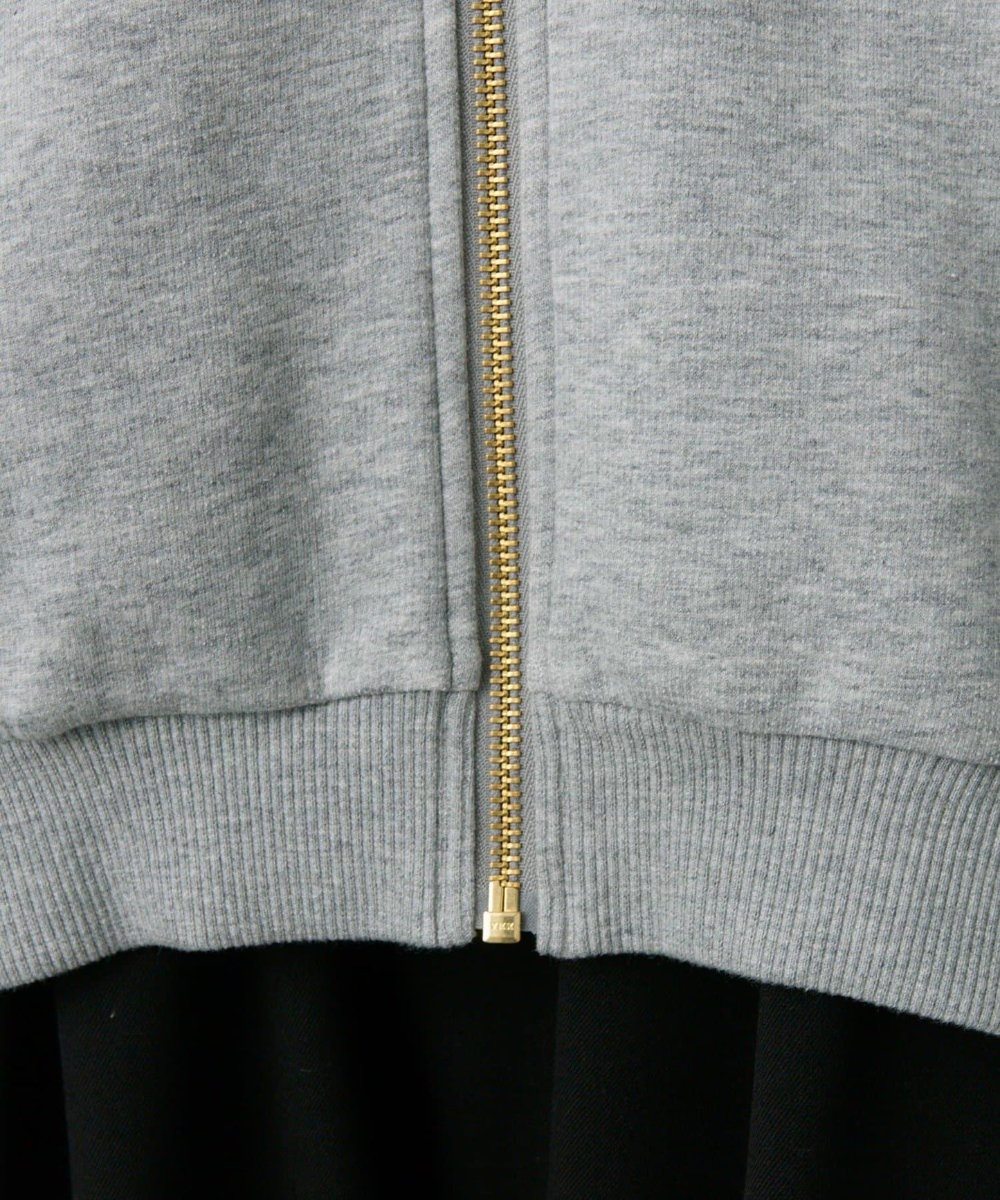 順滑粘合側邊拉鍊連帽衛衣