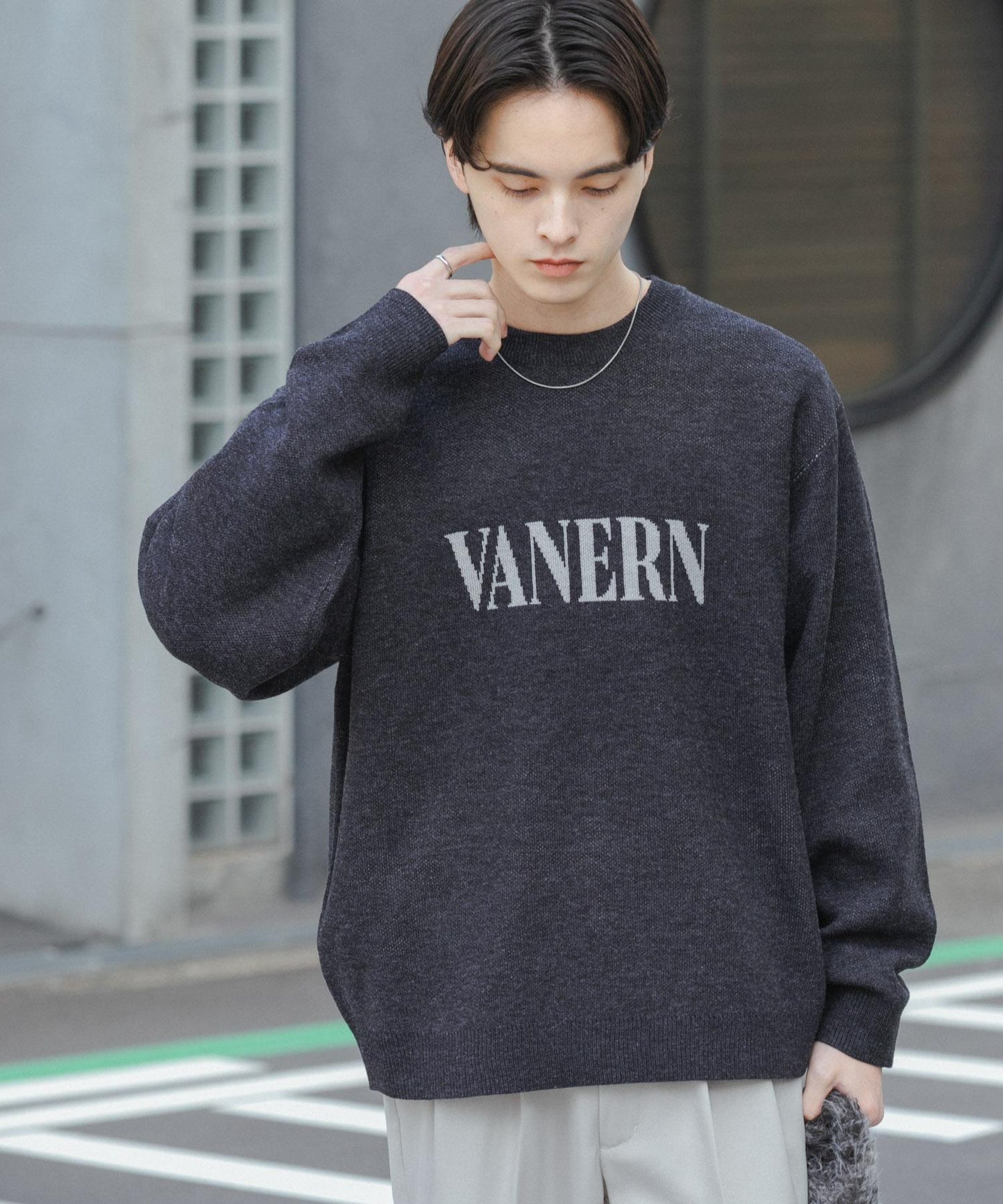 標誌圖案圓領針織衫