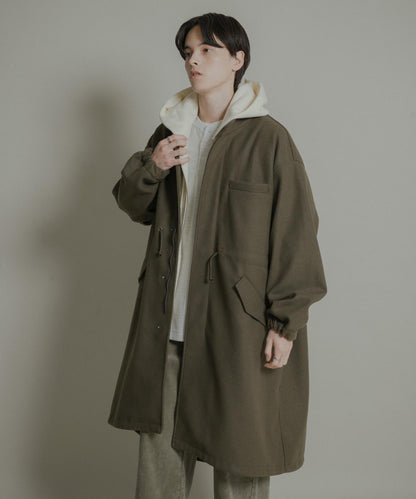 『UR TECH』剪裁呢料派克大衣