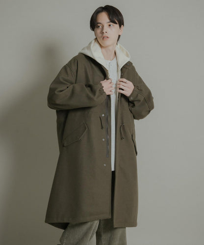 『UR TECH』剪裁呢料派克大衣