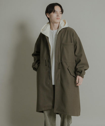 『UR TECH』剪裁呢料派克大衣