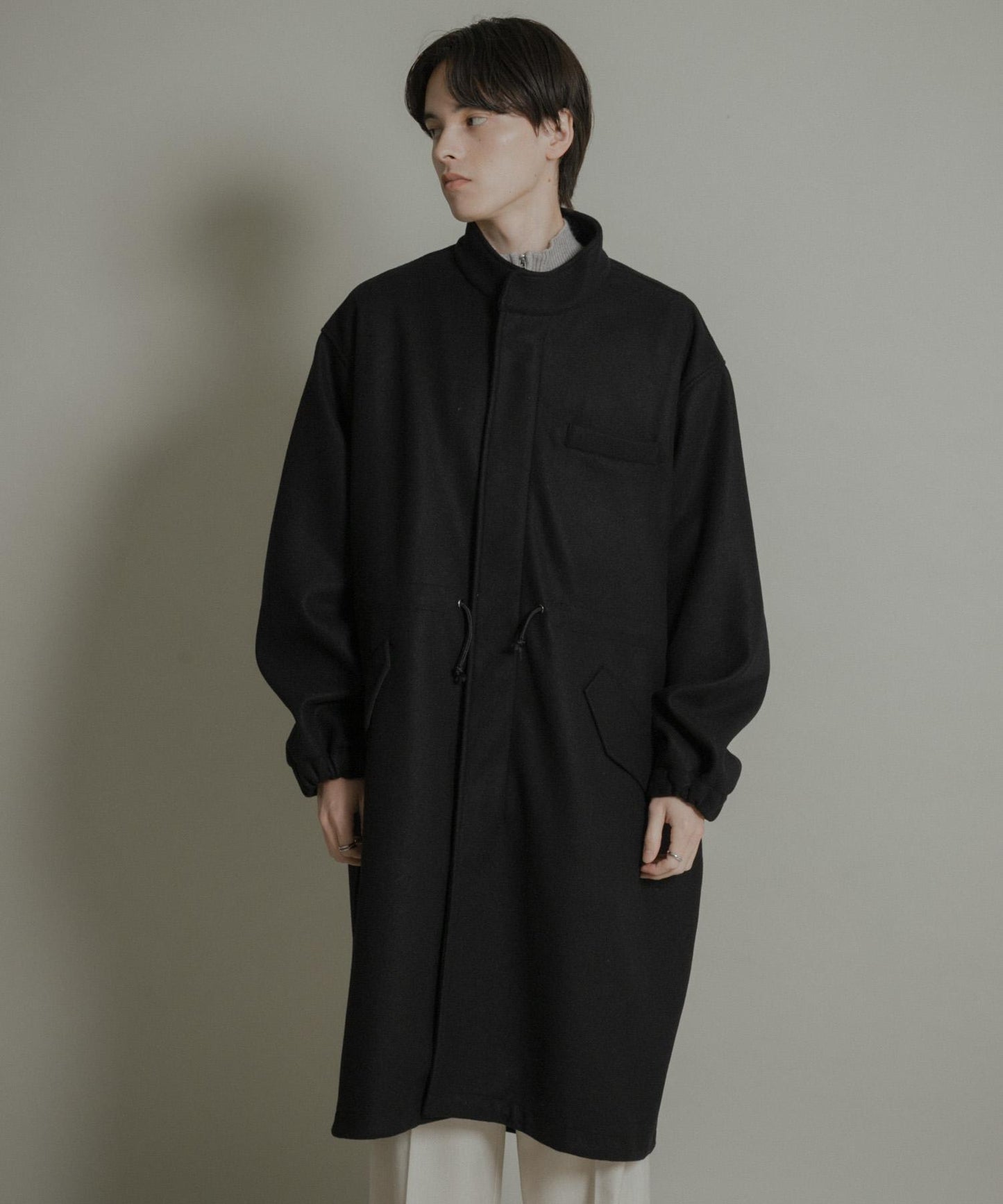 『UR TECH』剪裁呢料派克大衣