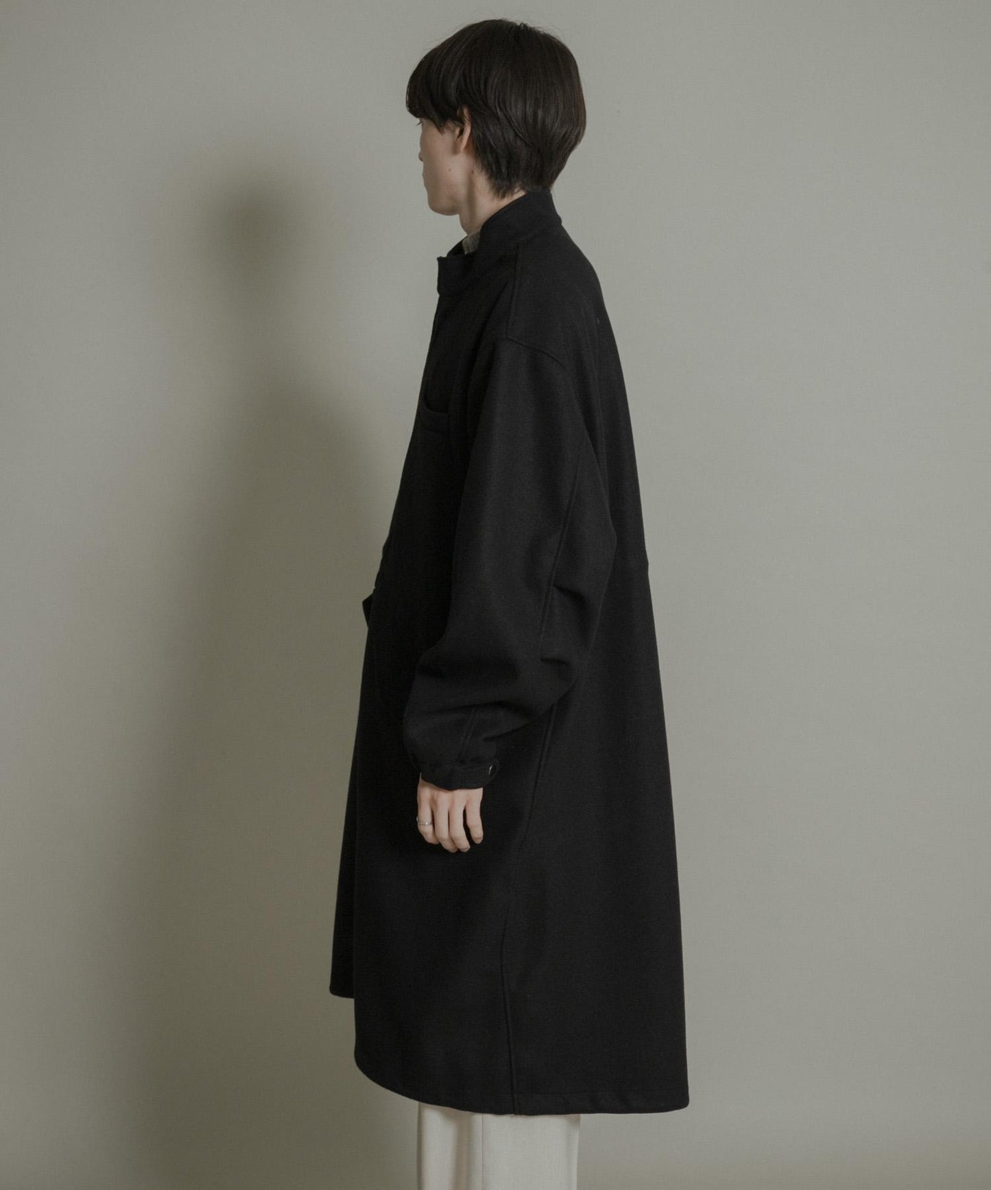 『UR TECH』剪裁呢料派克大衣