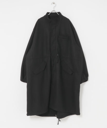 『UR TECH』剪裁呢料派克大衣