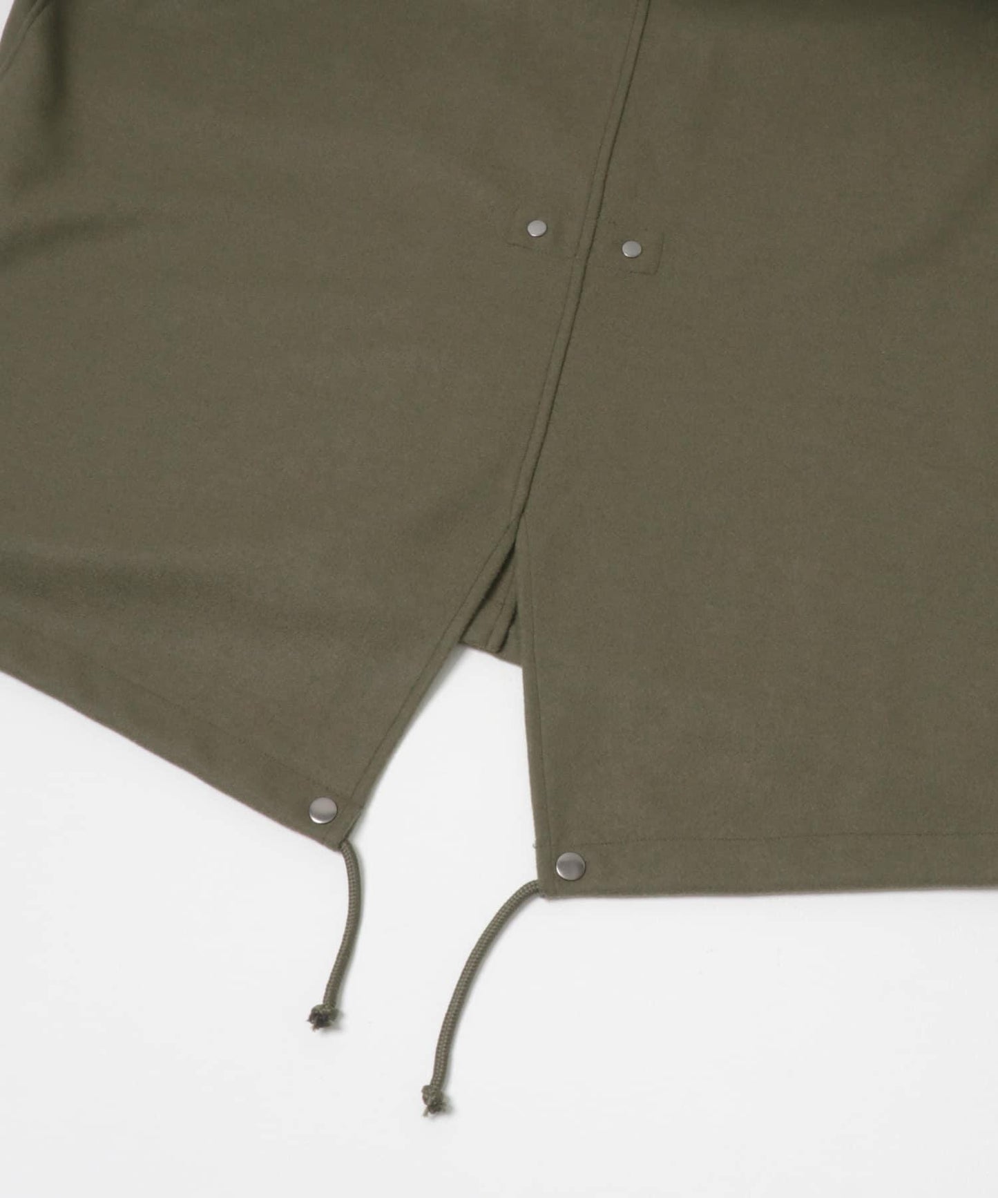 『UR TECH』剪裁呢料派克大衣