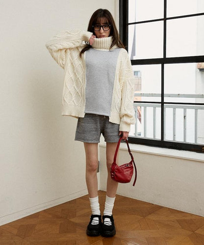 異材質拼接高領針織衫