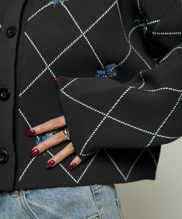 線條鑽石＆花卉刺繡短款開衫