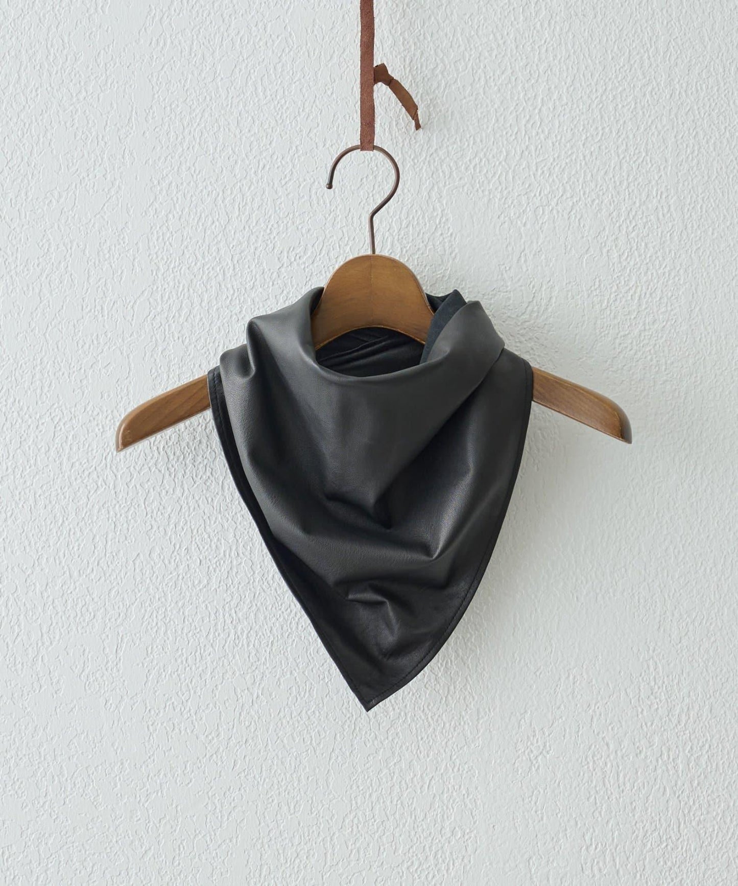 《15 quinze》皮質圍巾