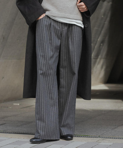 羊毛混紡弧形口袋直筒褲