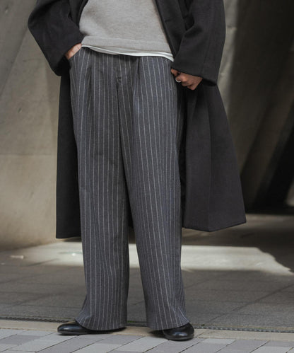 羊毛混紡弧形口袋直筒褲