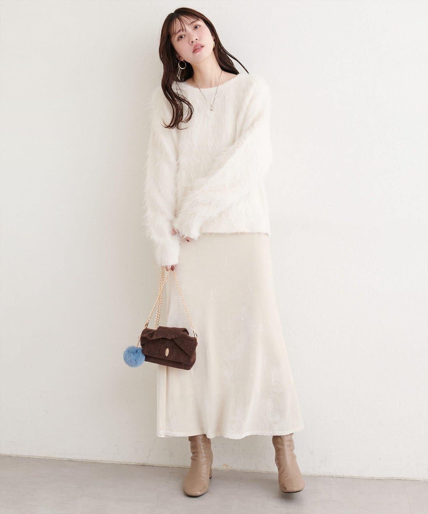 長款羽毛圓領針織套頭衫