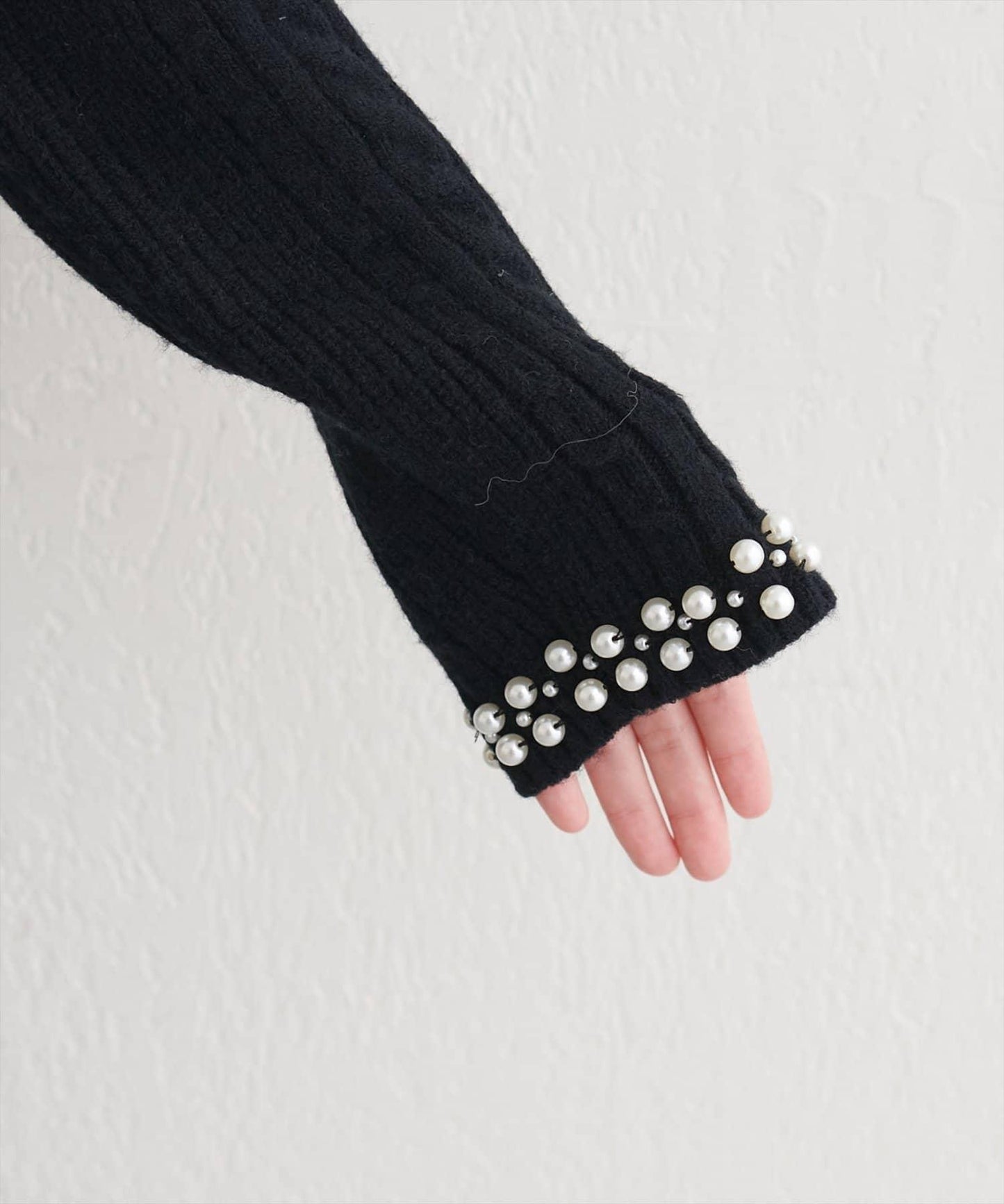 袖口珍珠柔軟針織衫