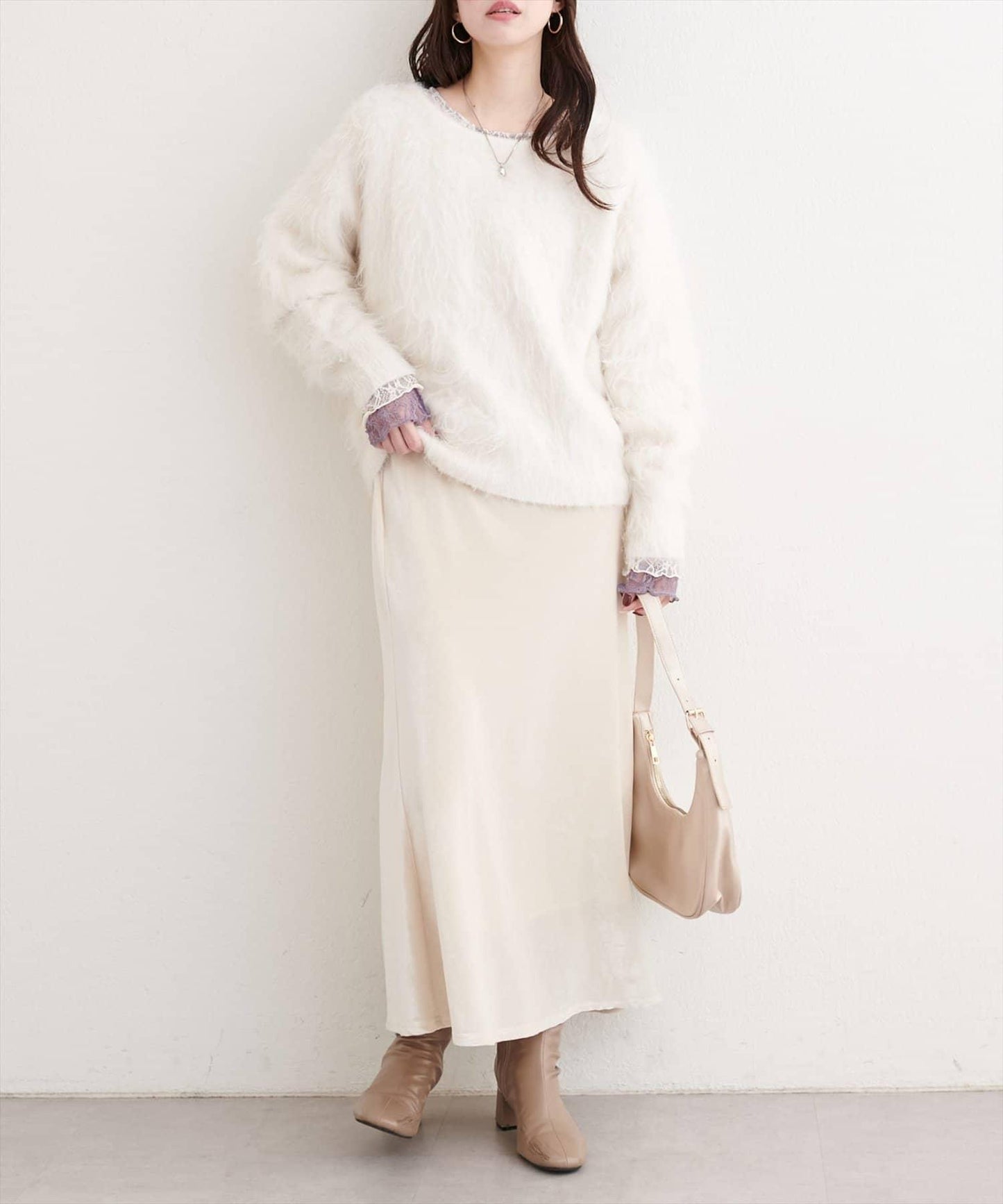 長款羽毛圓領針織套頭衫