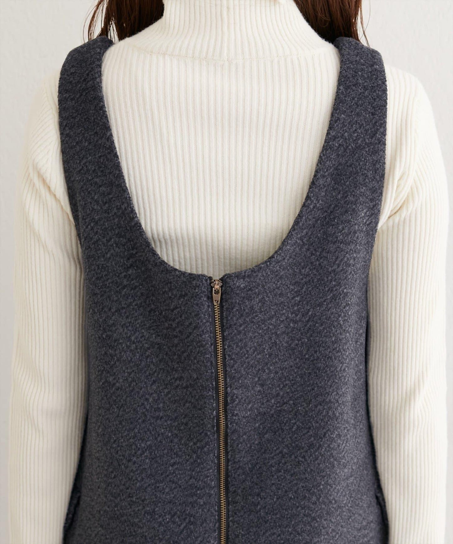 混色仿羊毛迷你揹帶裙