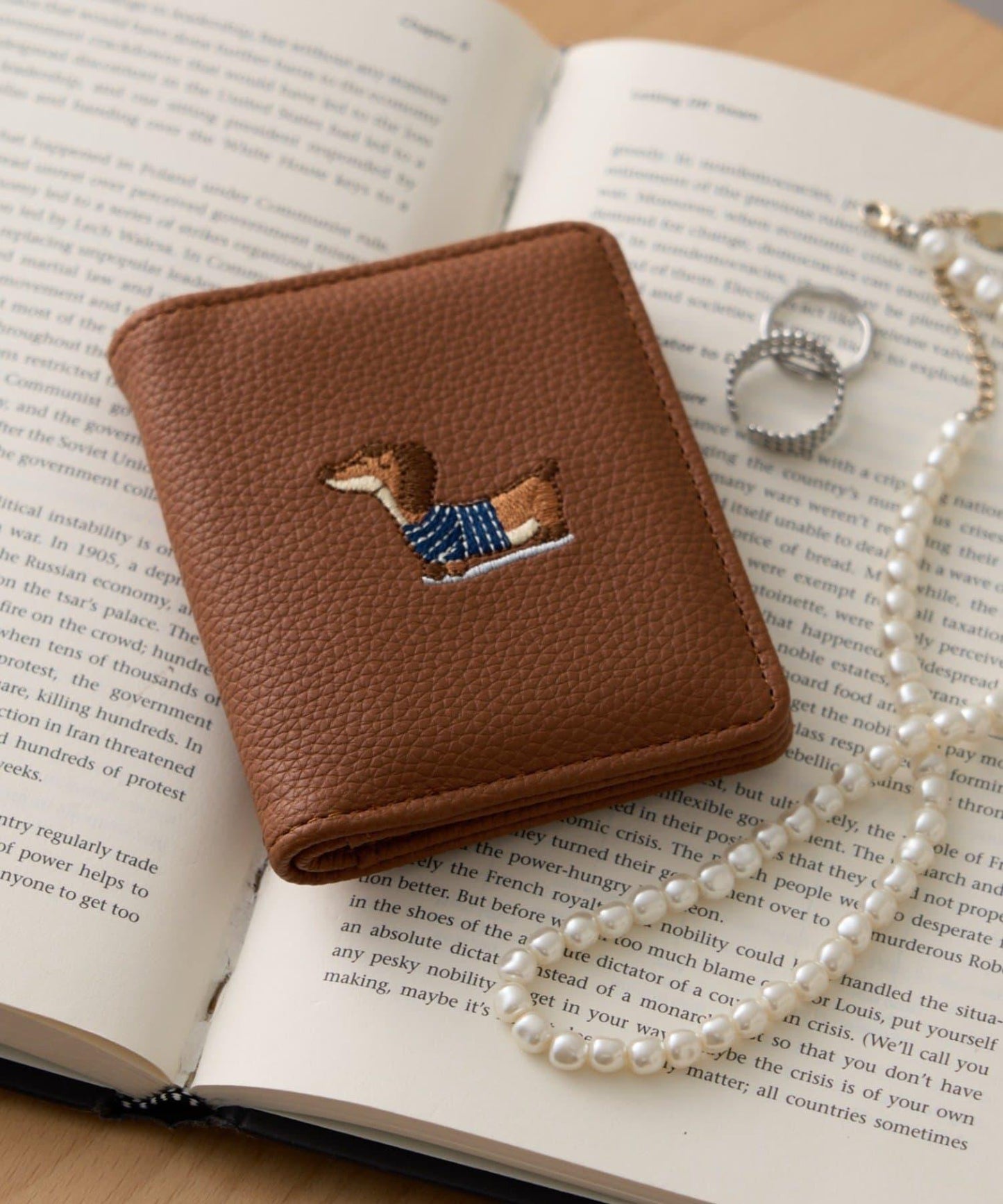 臘腸犬刺繡卡包