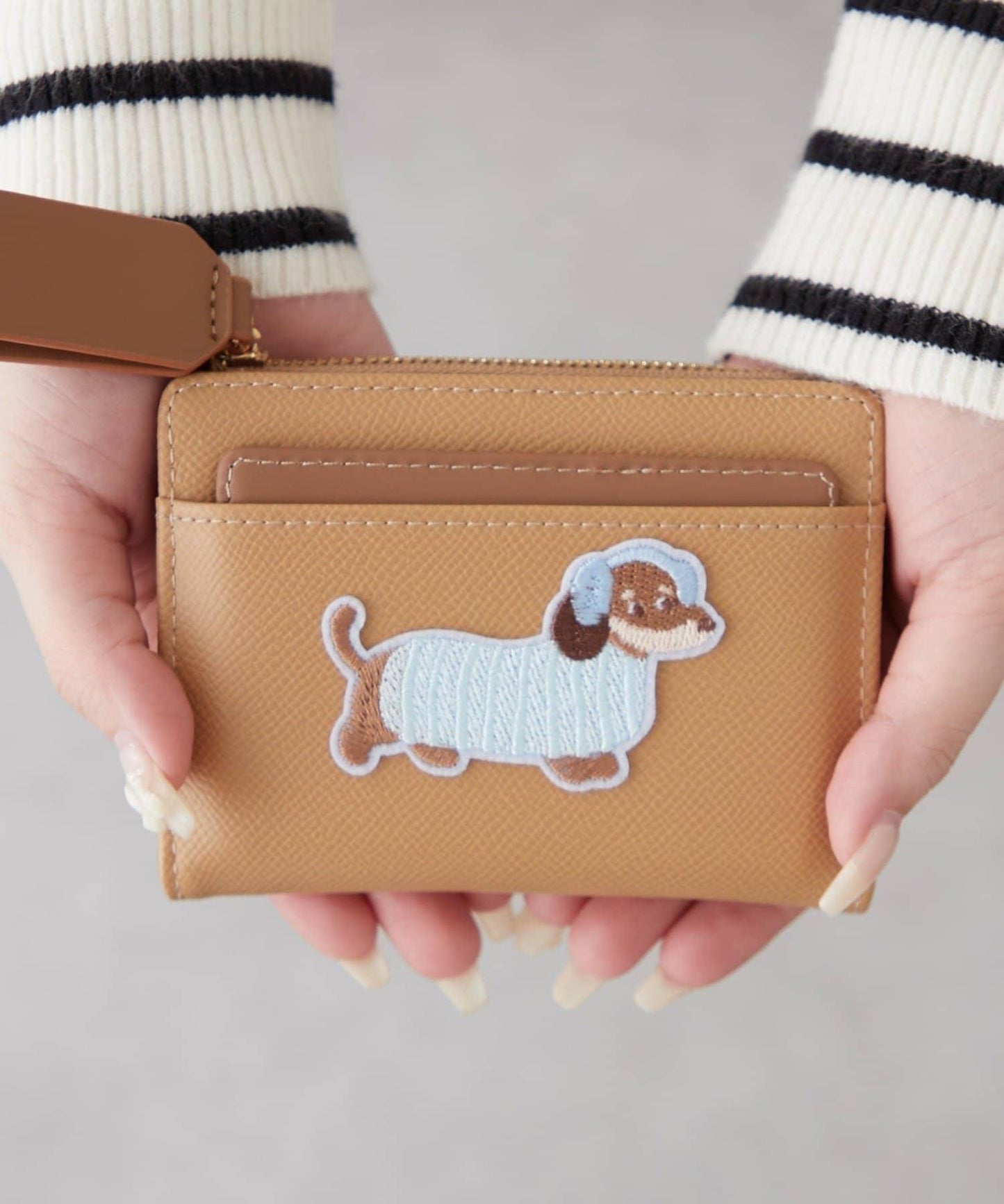 帶卡包、狗狗刺繡錢包