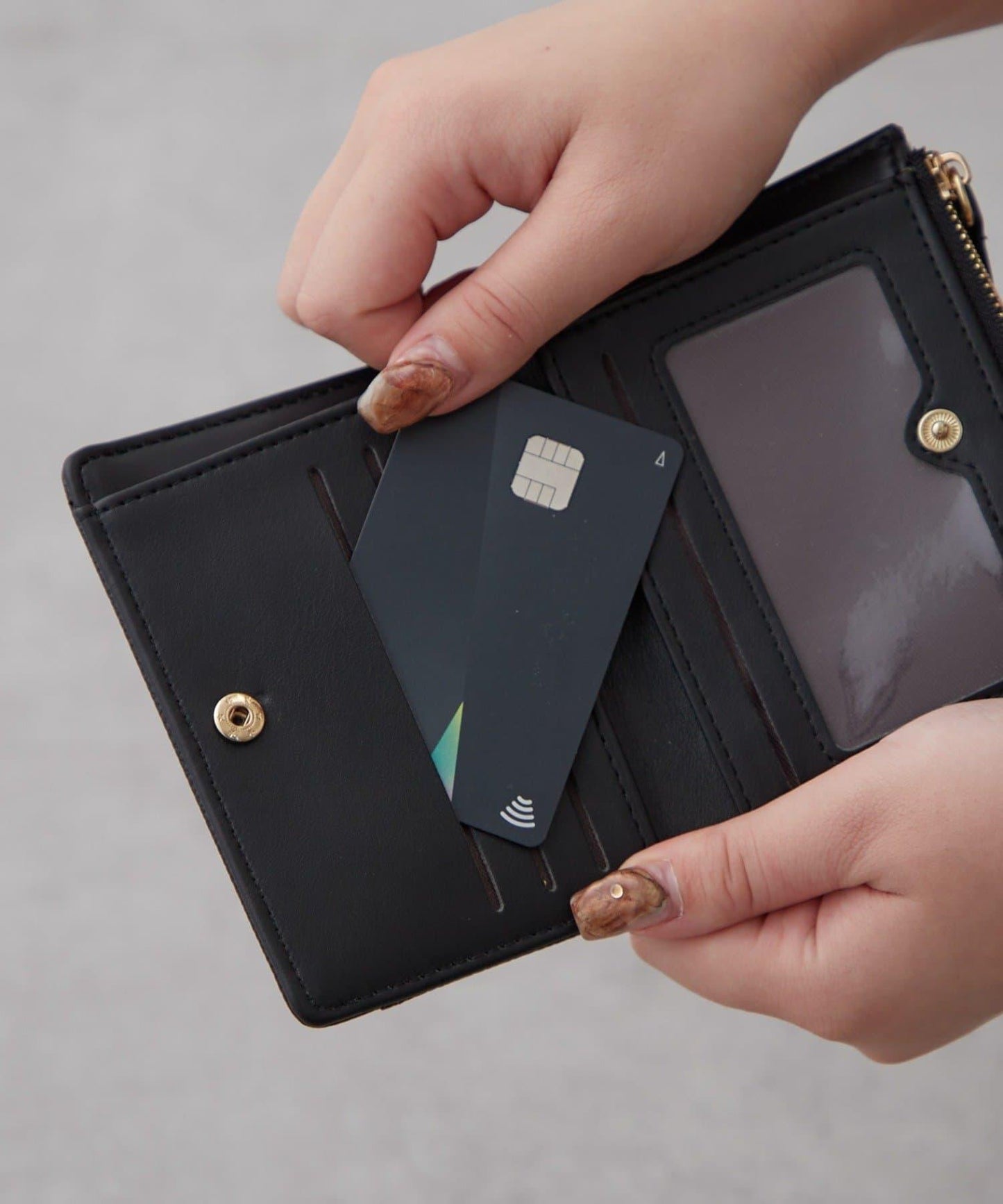 帶卡包、狗狗刺繡錢包