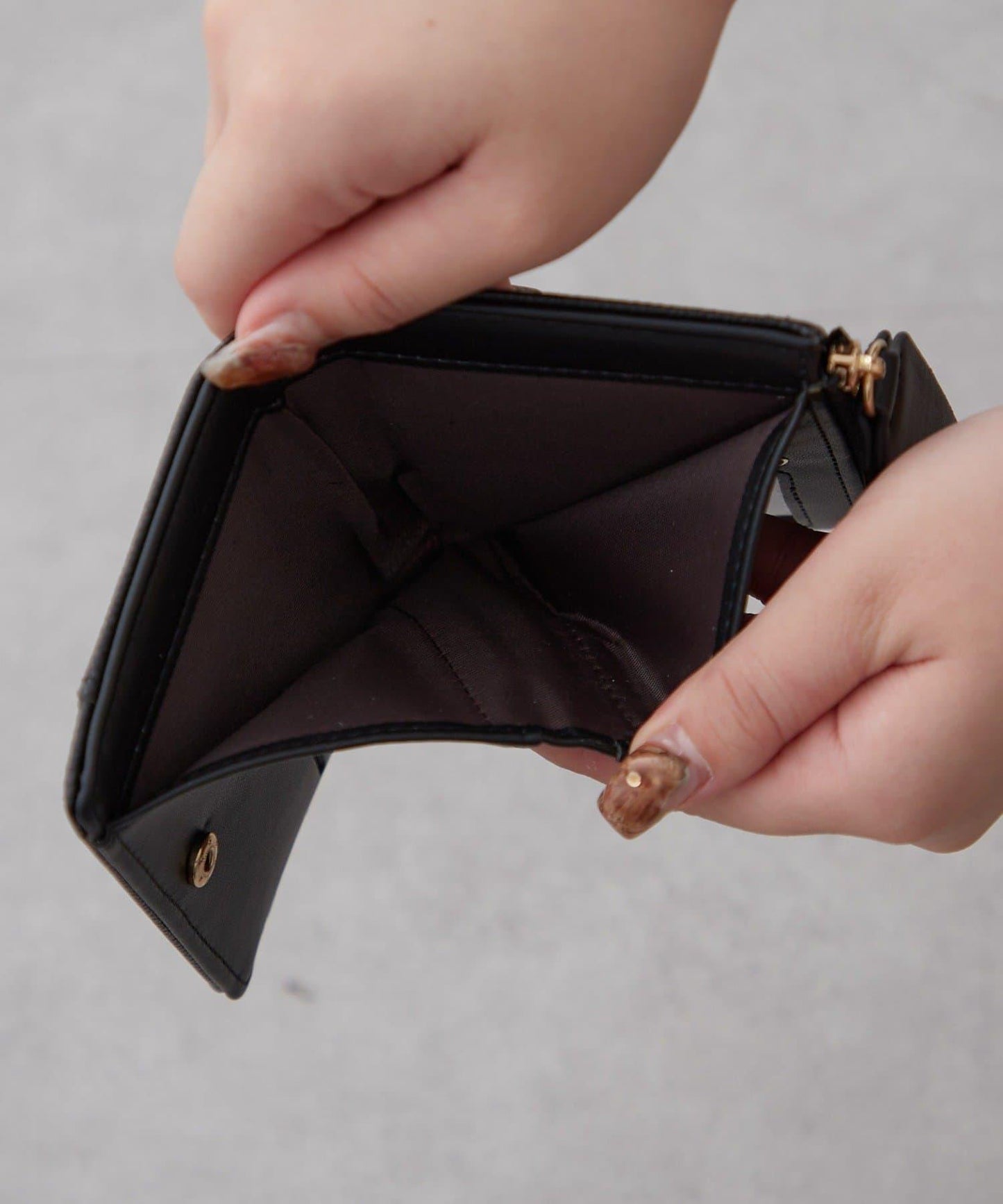 帶卡包、狗狗刺繡錢包