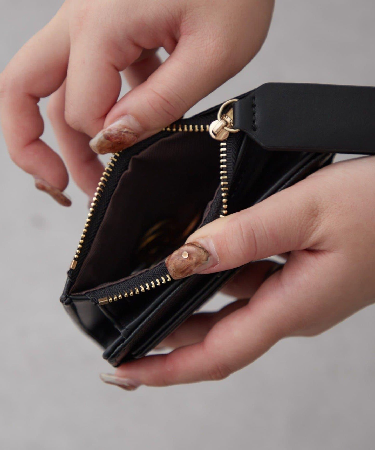 帶卡包、狗狗刺繡錢包