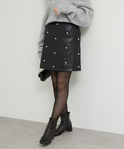 【sanaセレクト】珍珠裝飾人造皮迷你裙