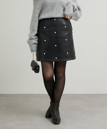 【sanaセレクト】珍珠裝飾人造皮迷你裙