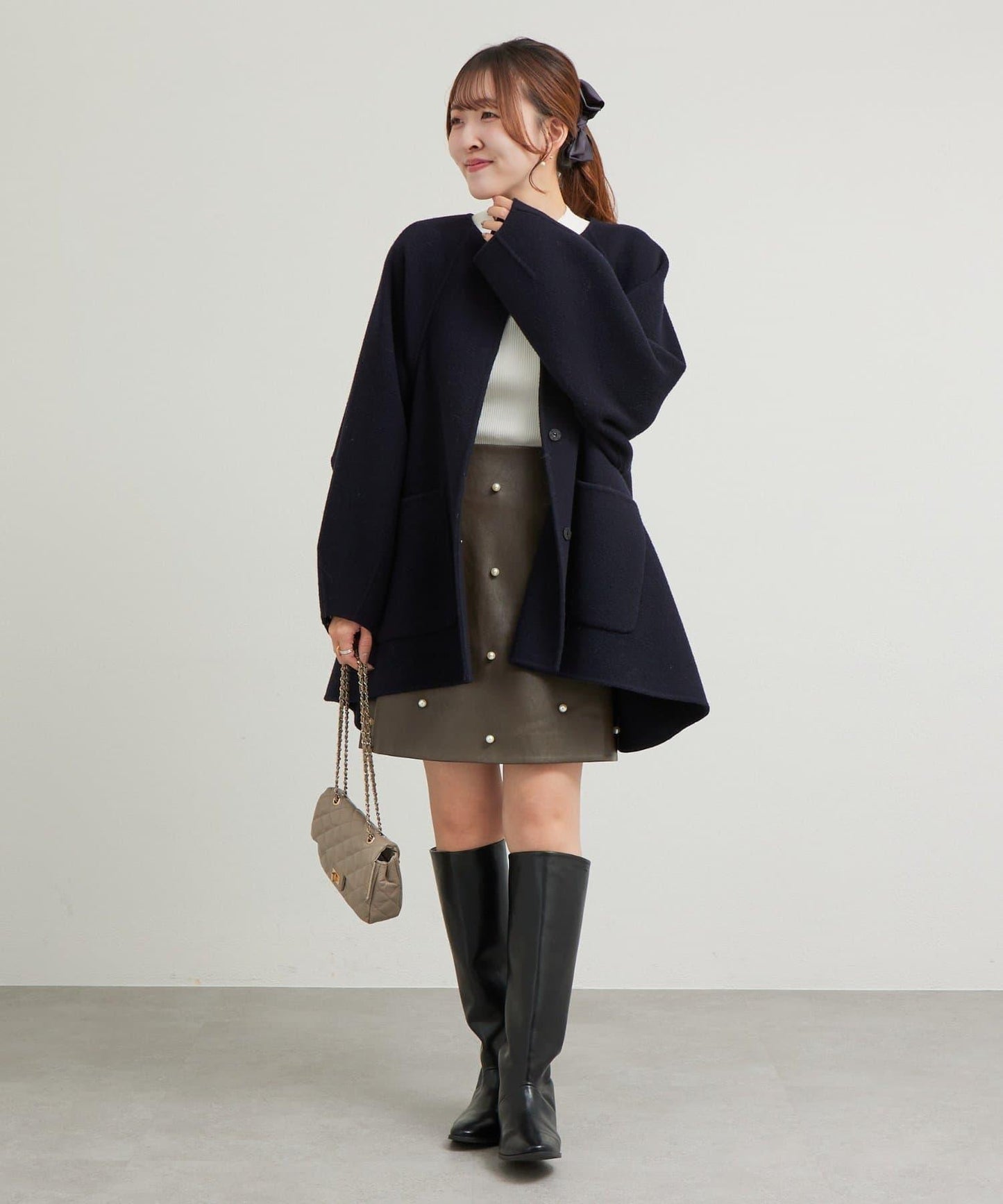 【sanaセレクト】珍珠裝飾人造皮迷你裙