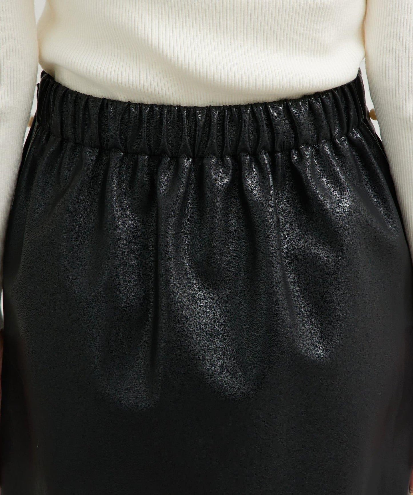 【sanaセレクト】珍珠裝飾人造皮迷你裙