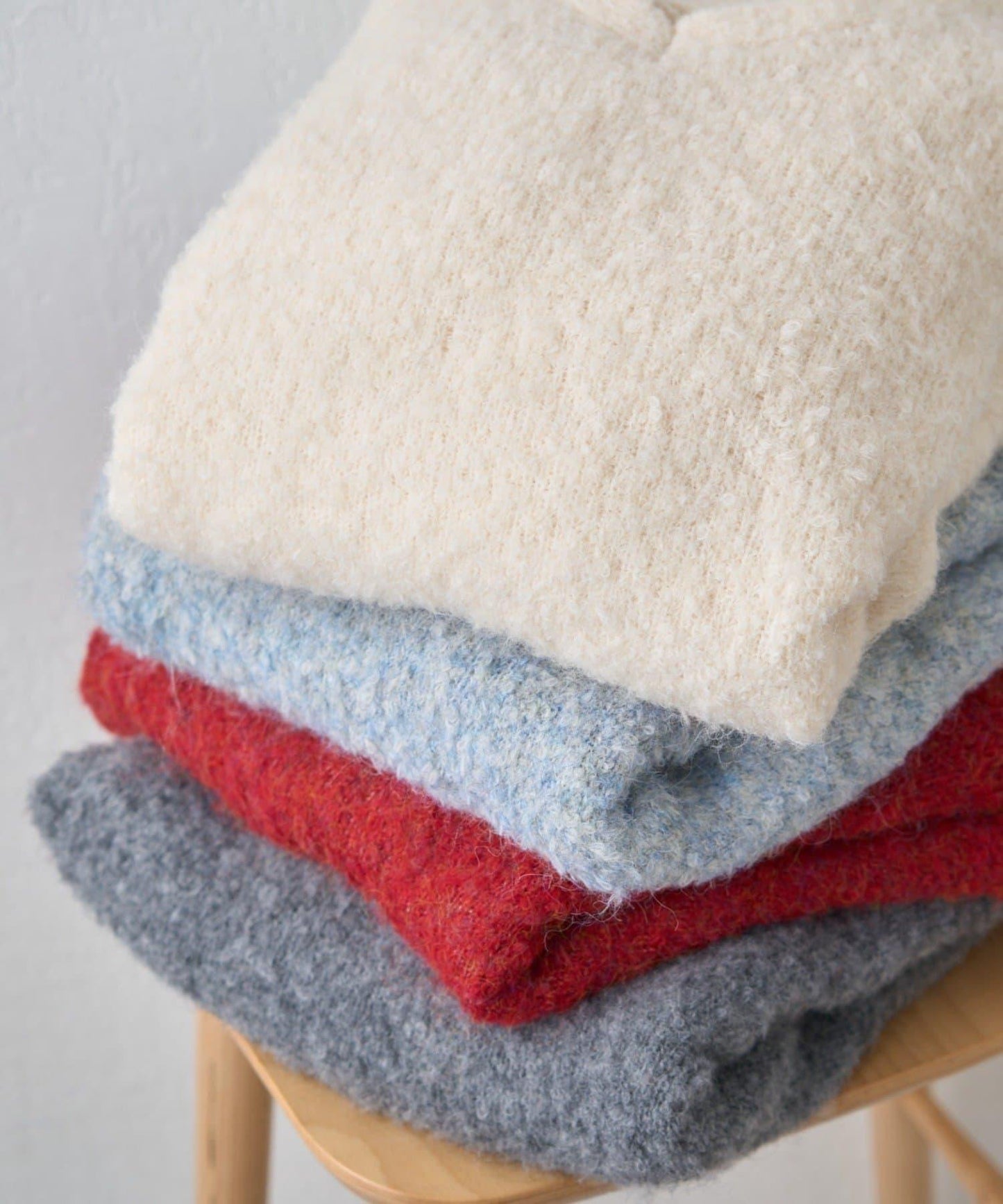 【nane】圈圈紗V領針織套頭衫