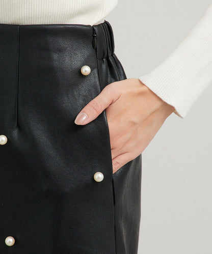 【sanaセレクト】珍珠裝飾人造皮迷你裙