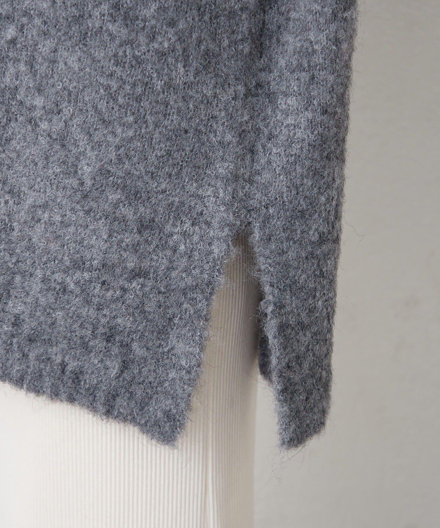 【nane】圈圈紗V領針織套頭衫