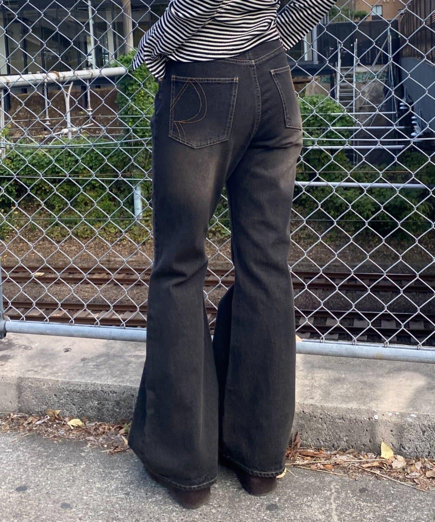 【可調節腰圍/兩種尺碼】喇叭牛仔褲