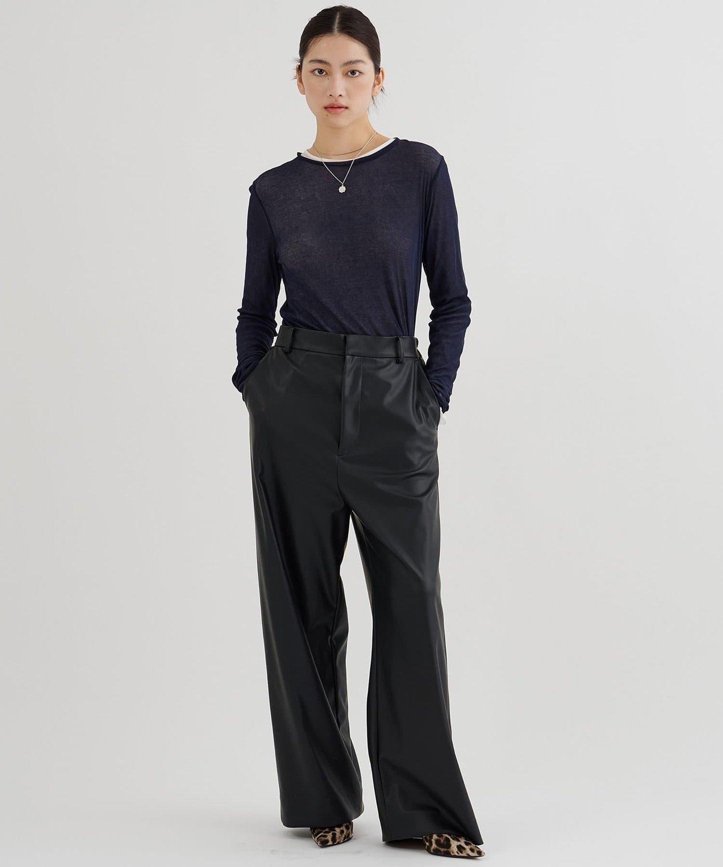 強捻紗透視套頭衫