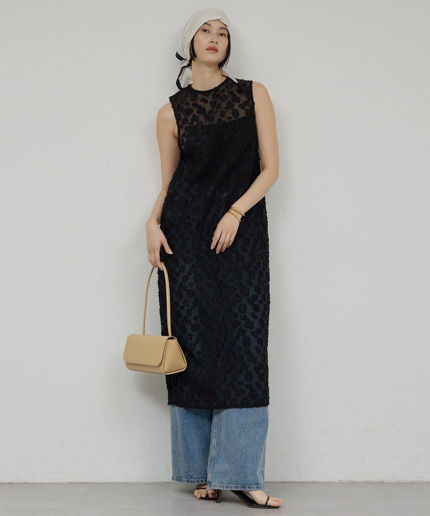 提花透視連衣裙