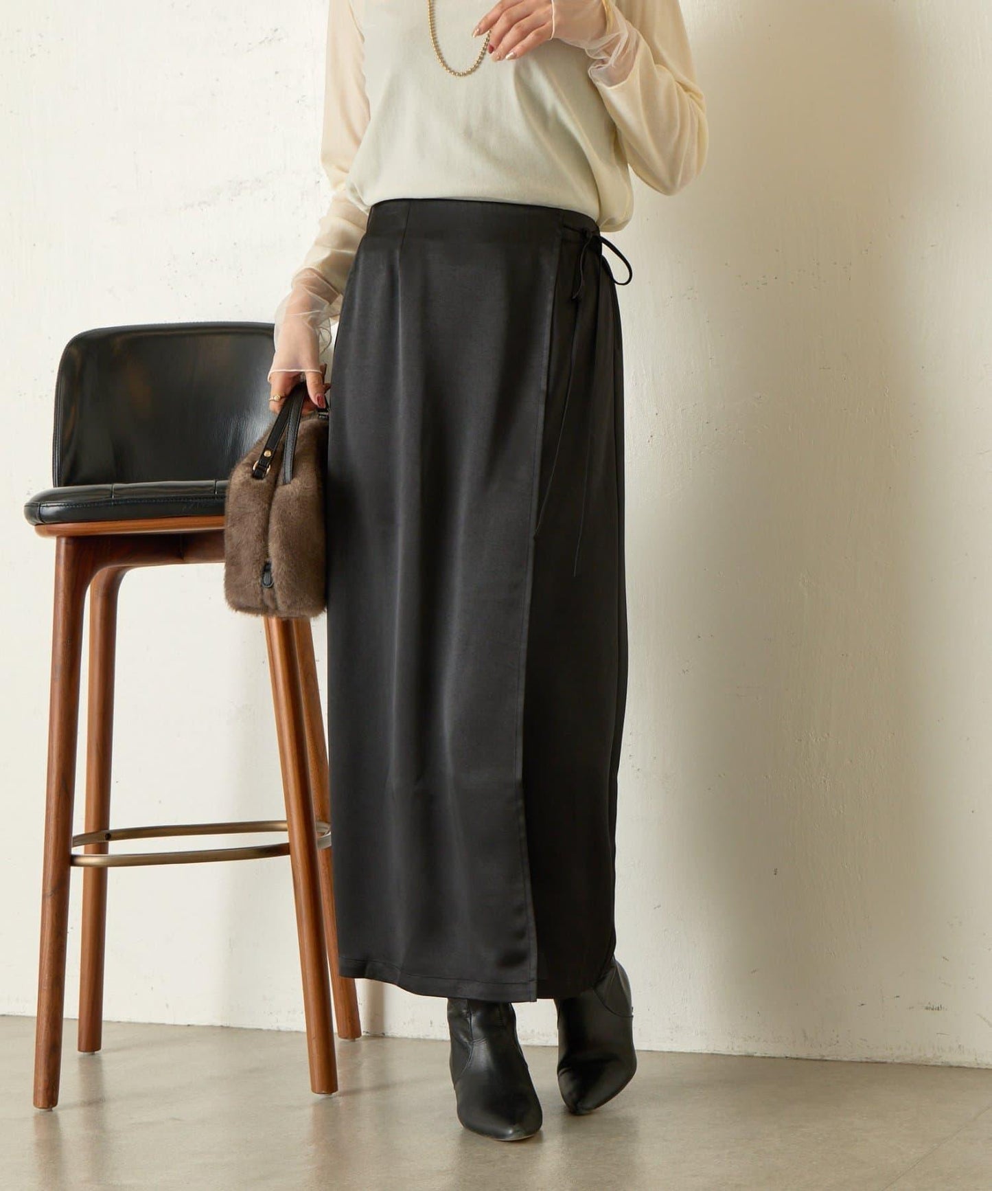 裹身風緞面半身裙