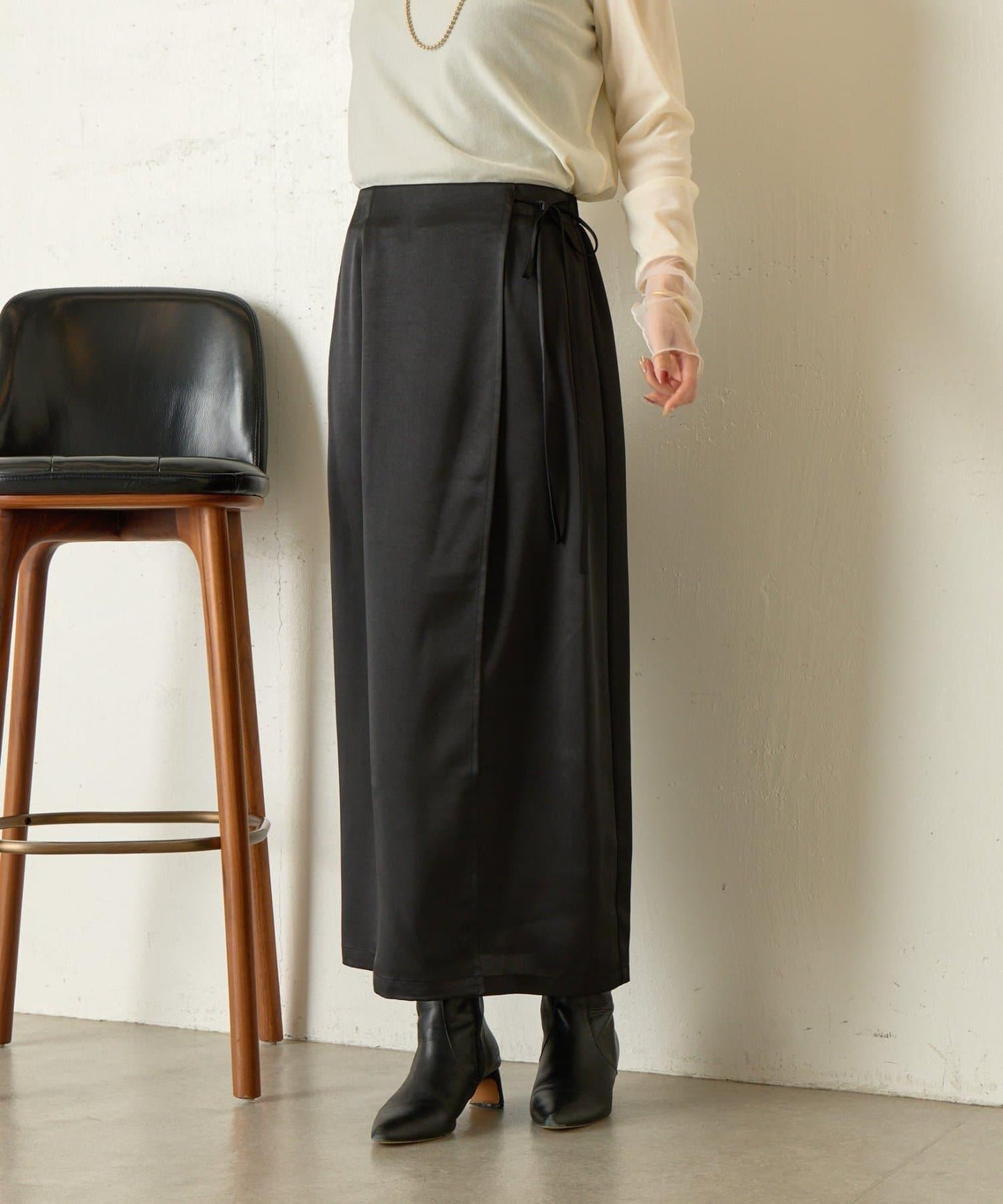 裹身風緞面半身裙